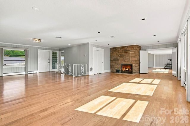 4830 N Center Street, Hickory, NC 28601