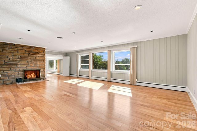 4830 N Center Street, Hickory, NC 28601