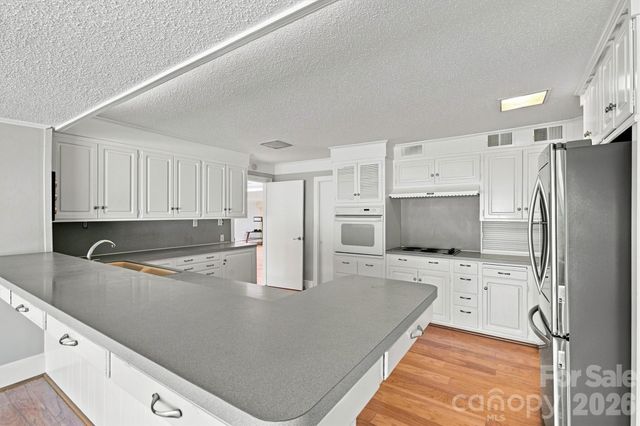 4830 N Center Street, Hickory, NC 28601