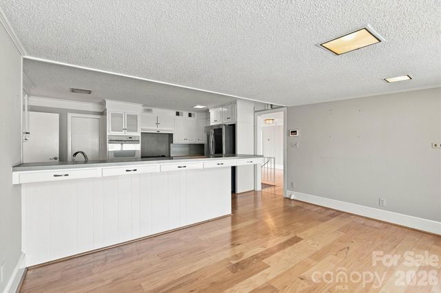 4830 N Center Street, Hickory, NC 28601
