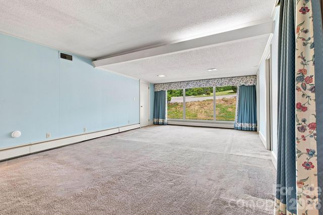 4830 N Center Street, Hickory, NC 28601
