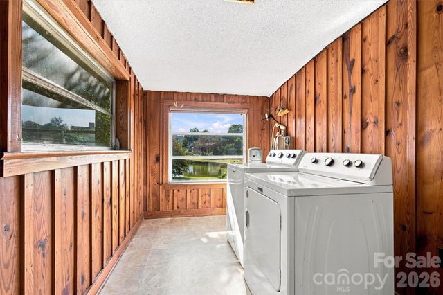 4830 N Center Street, Hickory, NC 28601