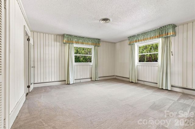 4830 N Center Street, Hickory, NC 28601