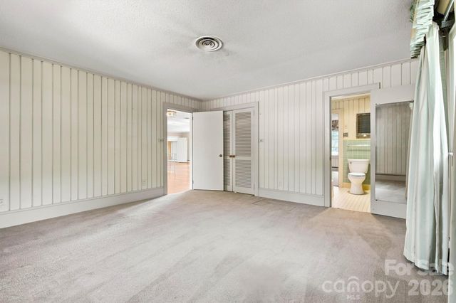 4830 N Center Street, Hickory, NC 28601
