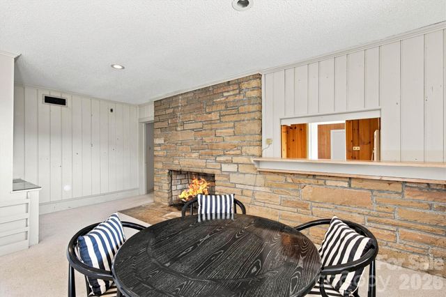 4830 N Center Street, Hickory, NC 28601