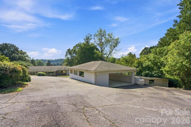 4830 N Center Street, Hickory, NC 28601