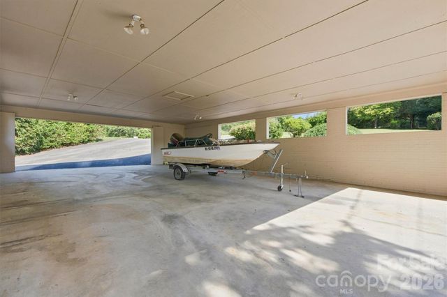 4830 N Center Street, Hickory, NC 28601