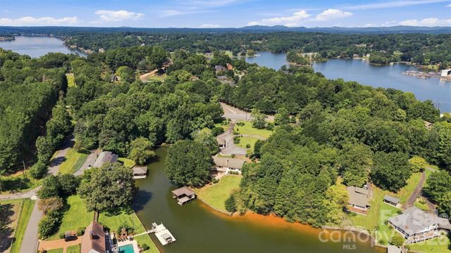 4830 N Center Street, Hickory, NC 28601