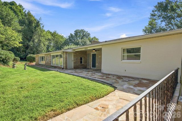 4830 N Center Street, Hickory, NC 28601