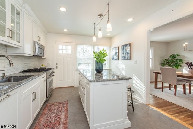 33 Tuers Pl, Montclair Twp., NJ 07043