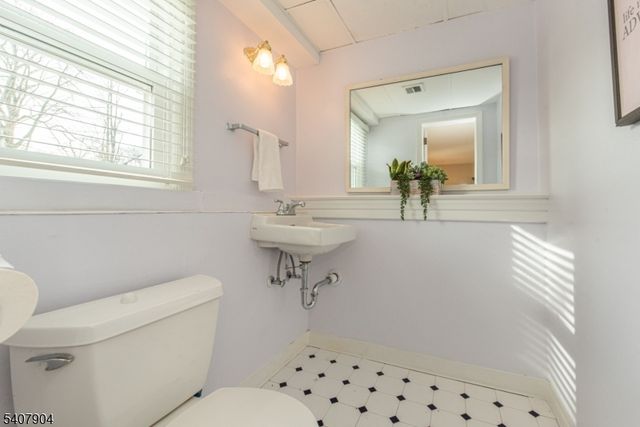 33 Tuers Pl, Montclair Twp., NJ 07043