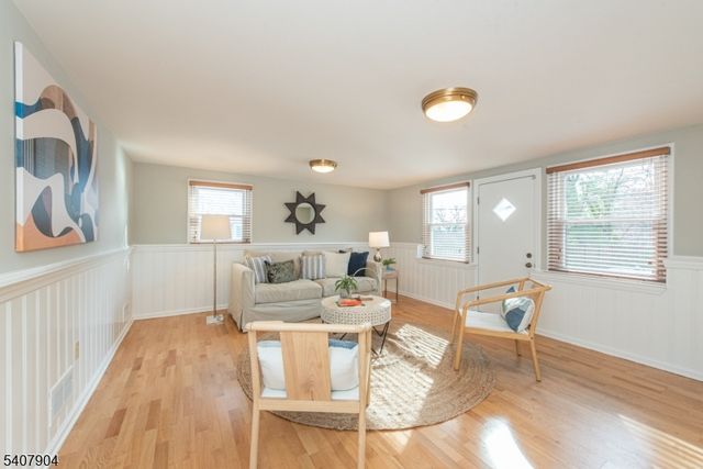 33 Tuers Pl, Montclair Twp., NJ 07043