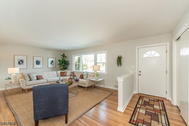 33 Tuers Pl, Montclair Twp., NJ 07043