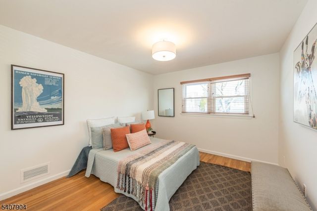 33 Tuers Pl, Montclair Twp., NJ 07043