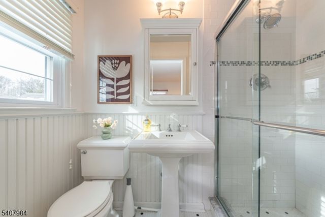 33 Tuers Pl, Montclair Twp., NJ 07043