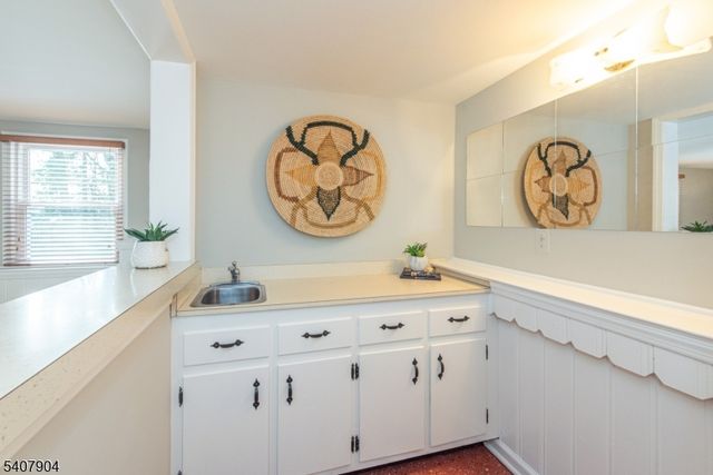 33 Tuers Pl, Montclair Twp., NJ 07043