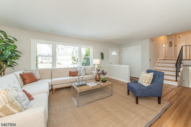 33 Tuers Pl, Montclair Twp., NJ 07043