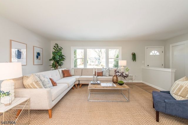 33 Tuers Pl, Montclair Twp., NJ 07043