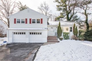 33 Tuers Pl, Montclair Twp., NJ 07043