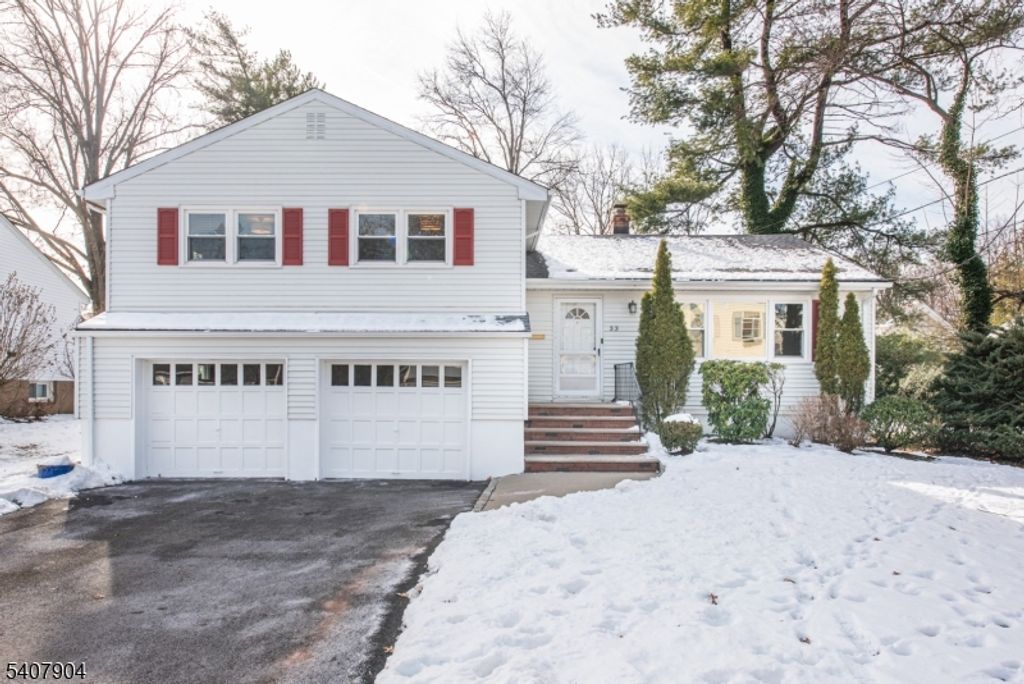 33 Tuers Pl, Montclair Twp., NJ 07043
