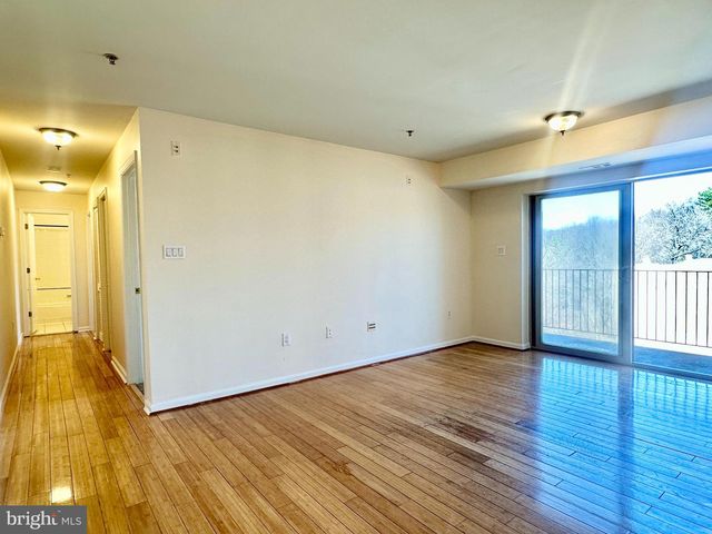 4110 Ames St NE Apt 303, Washington, DC 20019
