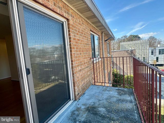 4110 Ames St NE Apt 303, Washington, DC 20019