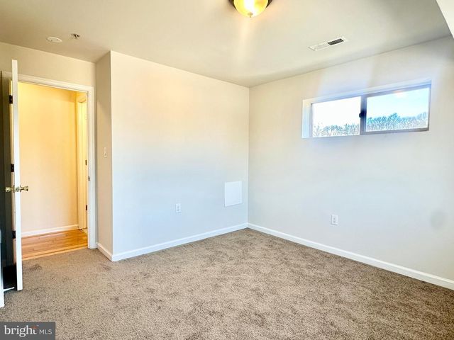 4110 Ames St NE Apt 303, Washington, DC 20019