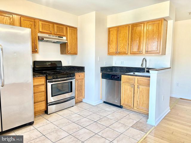 4110 Ames St NE Apt 303, Washington, DC 20019