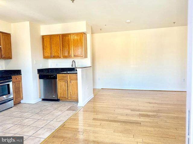4110 Ames St NE Apt 303, Washington, DC 20019
