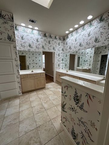 6060 Thursby Avenue, Dallas, TX 75252