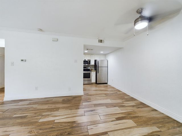 2124 Burton DR 150, Austin, TX 78741