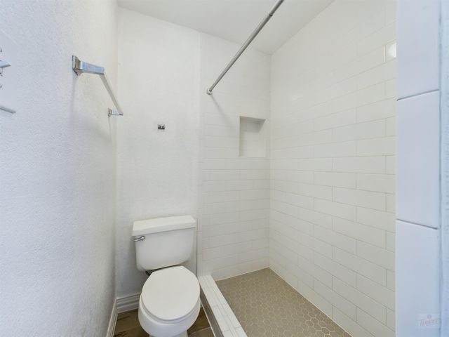 2124 Burton DR 150, Austin, TX 78741