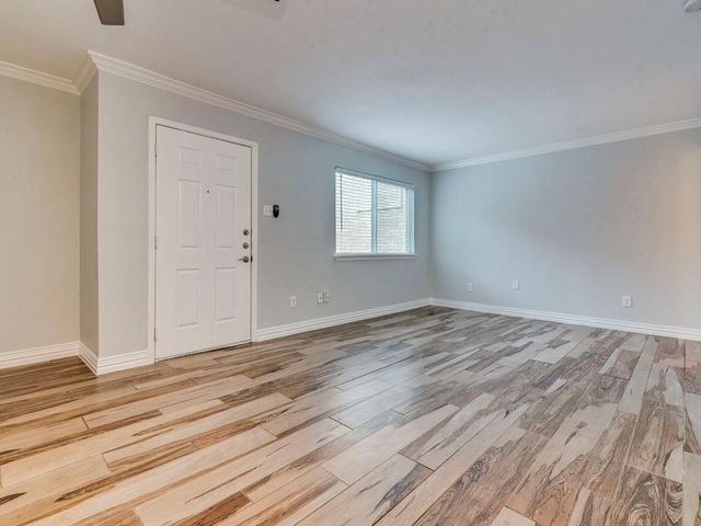 2124 Burton DR 150, Austin, TX 78741