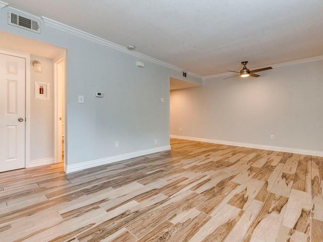 2124 Burton DR 150, Austin, TX 78741