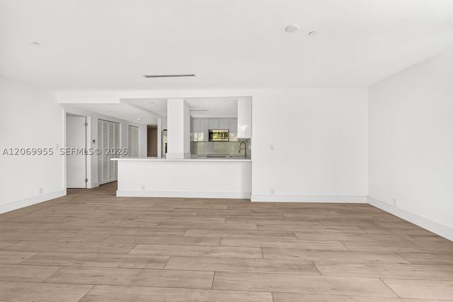 251 Crandon Blvd 210, Key Biscayne, FL 33149