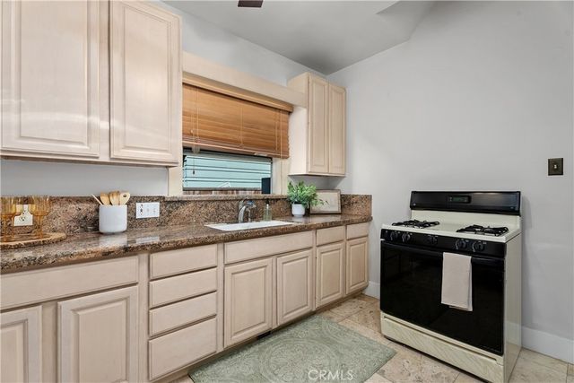 2820 E Colorado Street, Long Beach, CA 90814