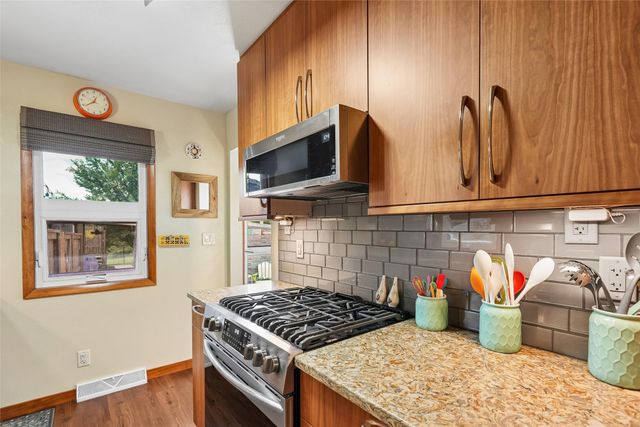 805 N J Street, Indianola, IA 50125