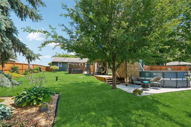 805 N J Street, Indianola, IA 50125