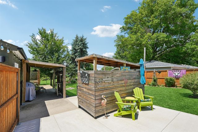 805 N J Street, Indianola, IA 50125