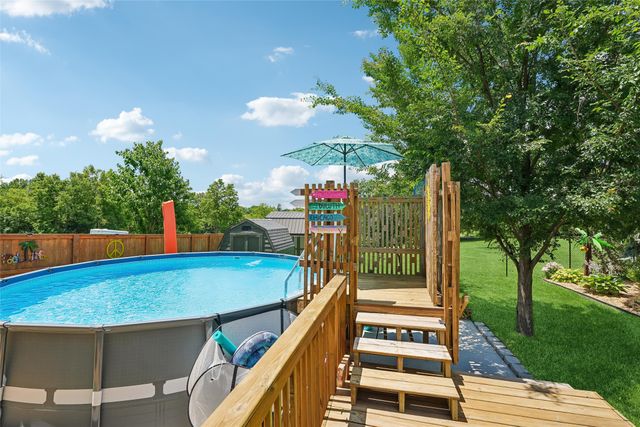 805 N J Street, Indianola, IA 50125