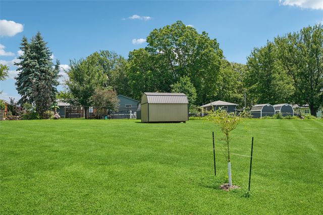 805 N J Street, Indianola, IA 50125