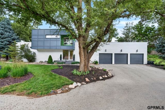 13484 Ogden Plaza Circle, Omaha, NE 68164