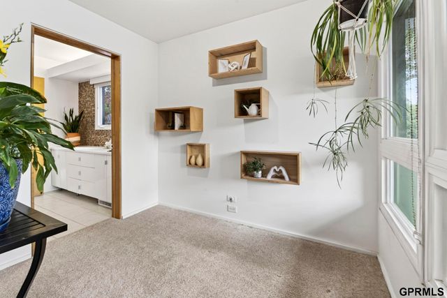 13484 Ogden Plaza Circle, Omaha, NE 68164