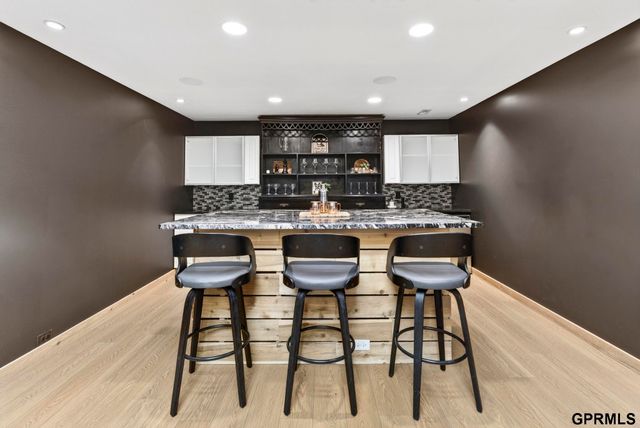 13484 Ogden Plaza Circle, Omaha, NE 68164