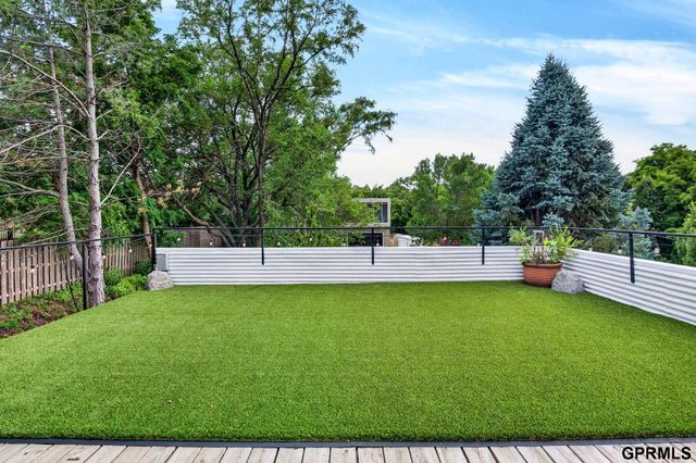 13484 Ogden Plaza Circle, Omaha, NE 68164