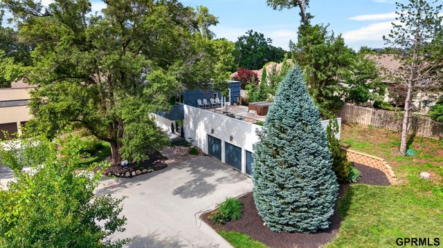 13484 Ogden Plaza Circle, Omaha, NE 68164