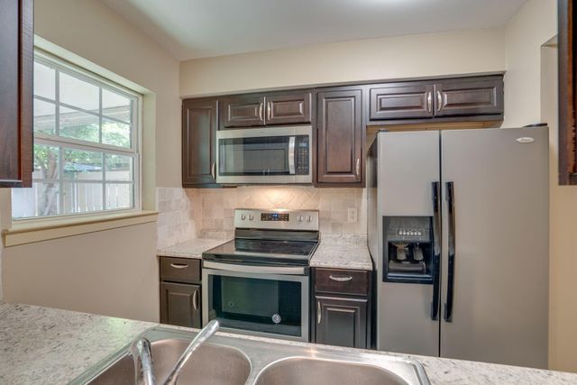 2809 Lineville Drive 105, Farmers Branch, TX 75234