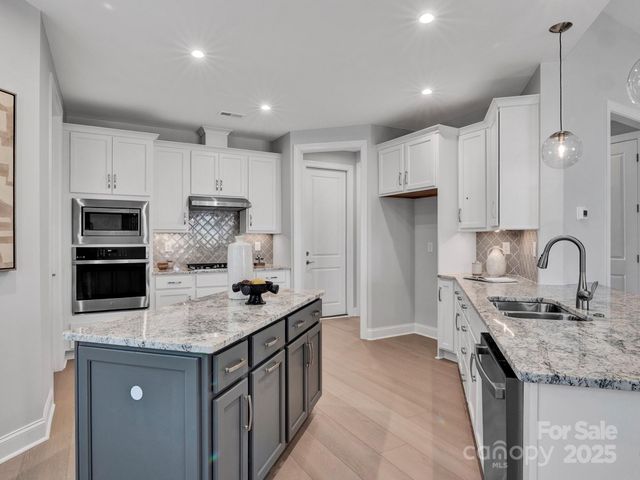 4225 Honey Locust Drive, Charlotte, NC 28215