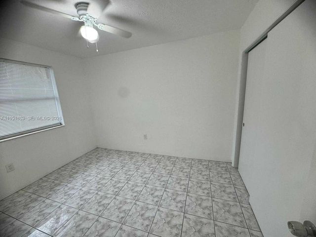 111 NW 152nd St 25, Miami, FL 33169