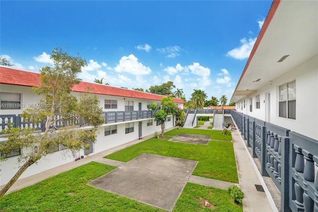 111 NW 152nd St 25, Miami, FL 33169